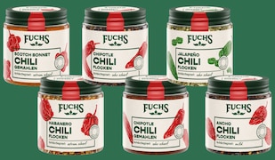 6 Fuchs Chili-Spezialitäten auf grünem Hintergrund