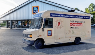 ALDI Süd Döner Tour 2024 Truck vor einer ALDI Süd Filiale