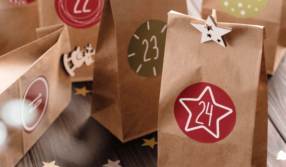 Mehrere Adventskalendertüten