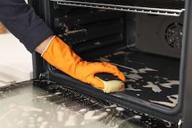 Backofen mit Hausmitteln sauber machen