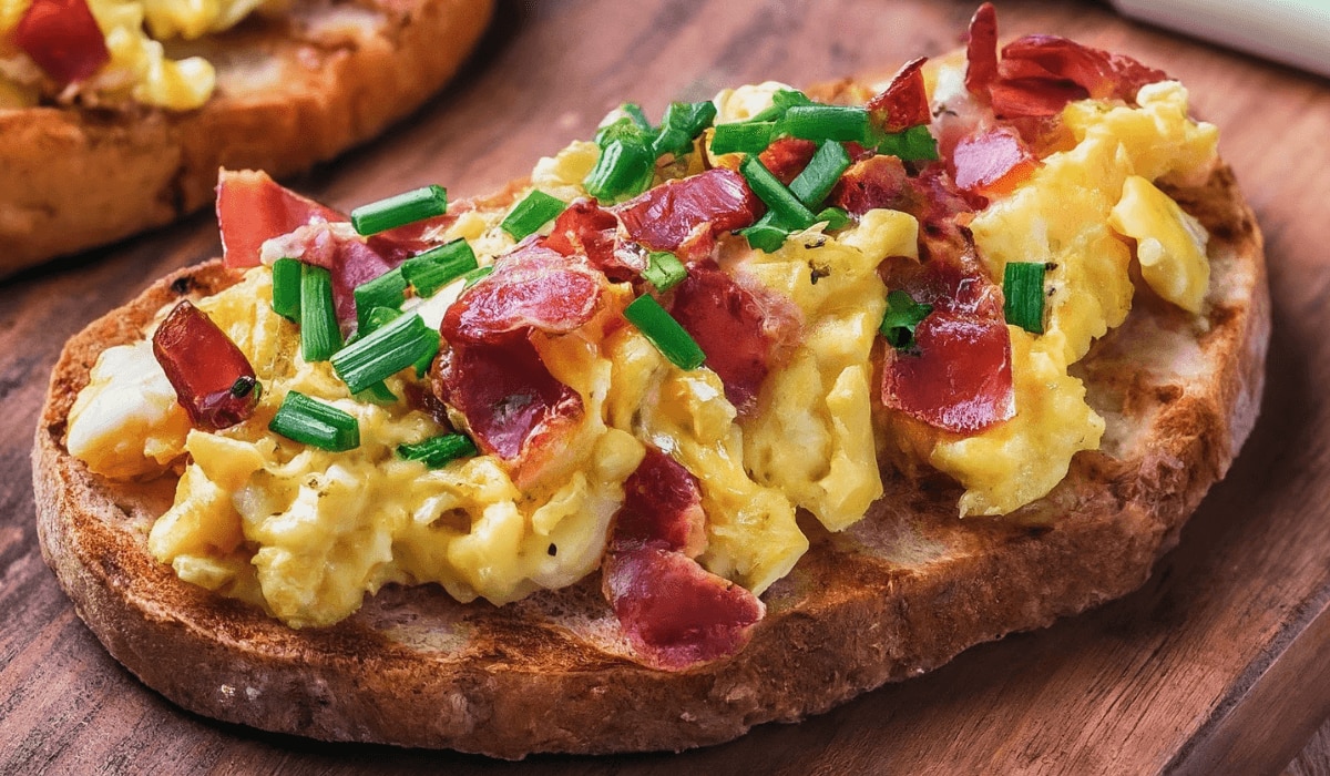 Rührei Bacon Brot