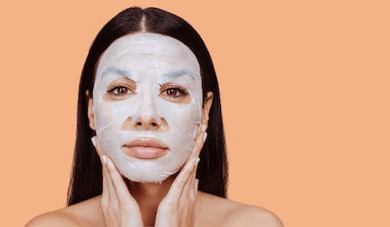 Jetzt neu bei dm: Die Svenja Walberg Collagen-Tuchmaske für den ultimativen Glass-Skin Glow!