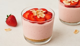 Erdbeer-Kokos-Traum: Das No Bake Sommer-Dessert! Erdbeer-Kokos-Traum: Das No Bake Sommer-Dessert!