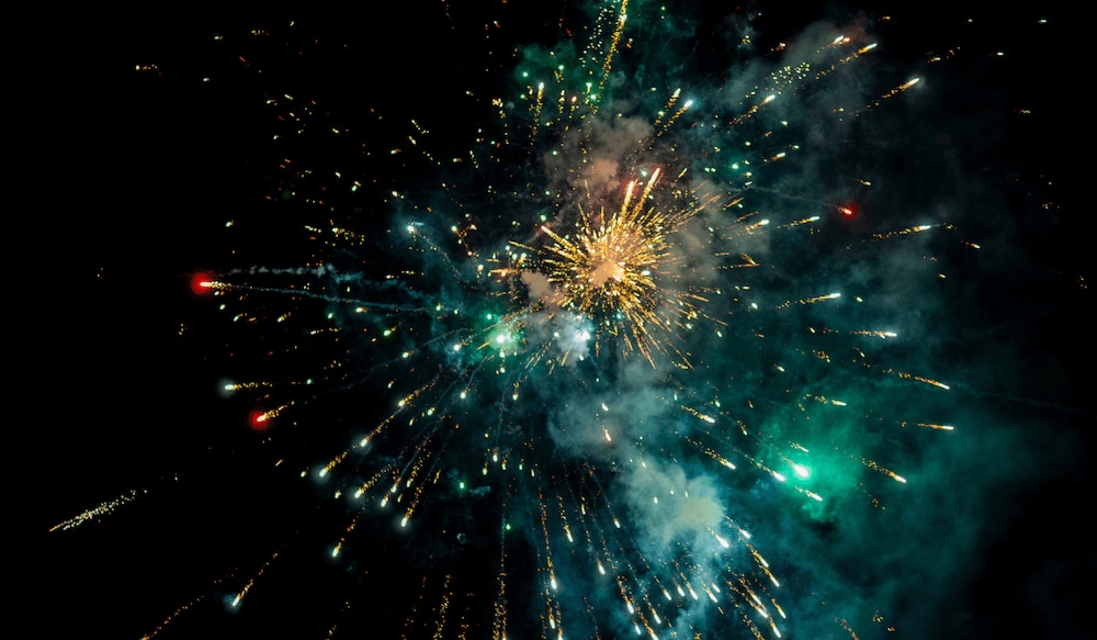 Grünes Feuerwerk in der Silvesternacht