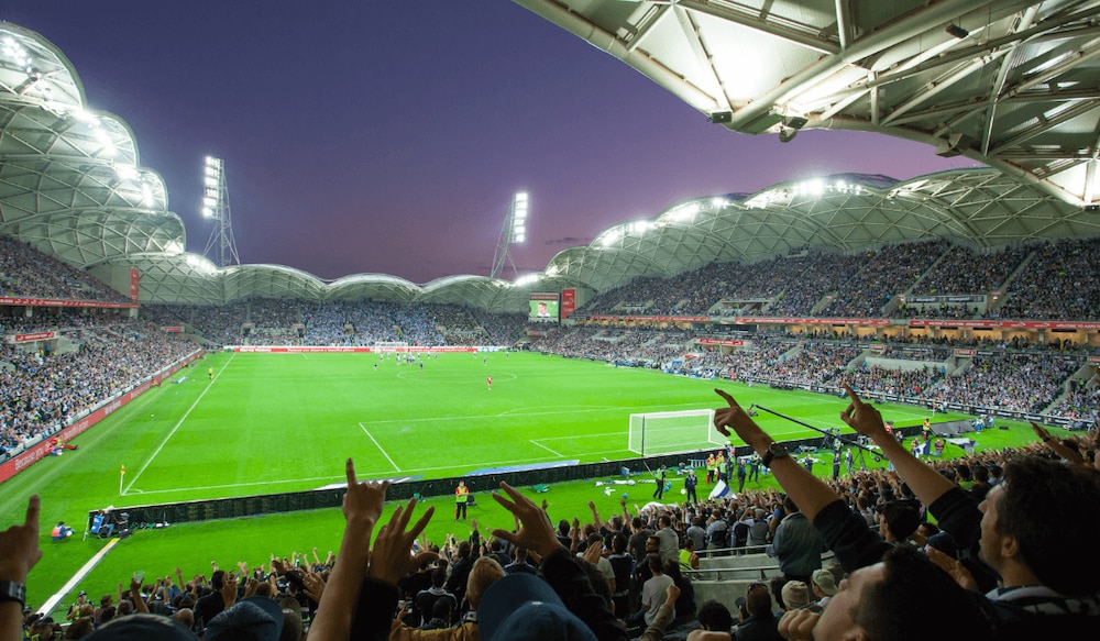 Fußballstadion von Innen während eines Spiels