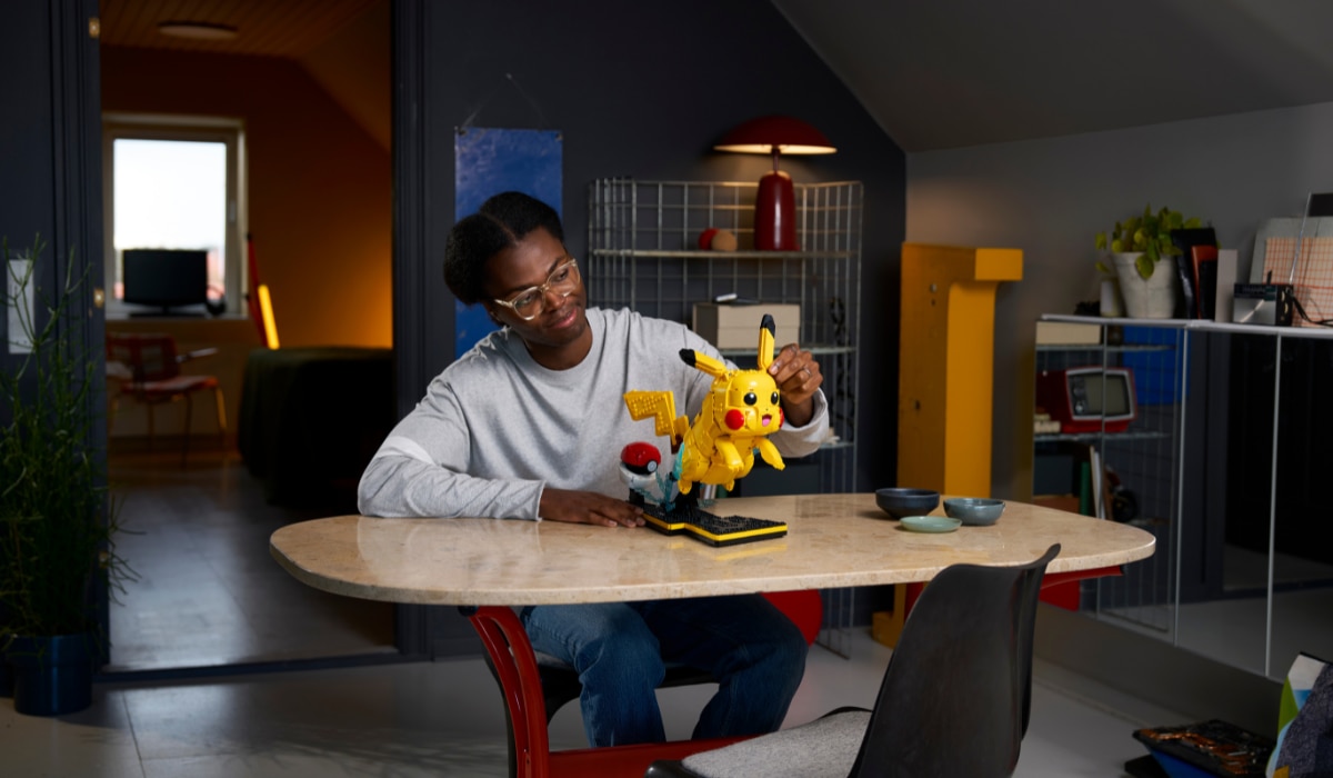 Lego Pokemon mit Pikachu.png