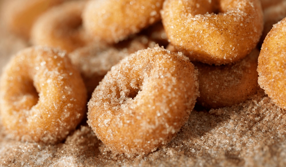 Mini-Donuts mit Zuckerhülle aus dem Air Fryer