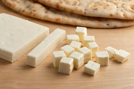 in Würfel geschnittener Paneer Käse