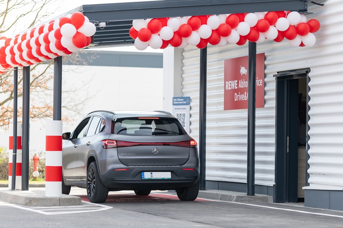 REWE startet Drive&Go – Einkaufen jetzt direkt am Auto