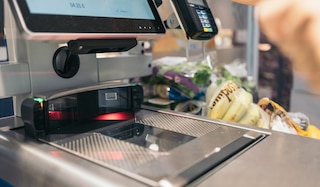 Lidl revolutioniert SB-Kassen - jetzt auch mit Bargeld! Lidl revolutioniert SB-Kassen - jetzt auch mit Bargeld!