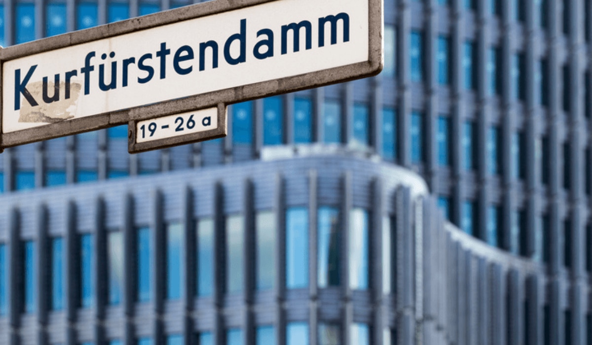 Straßenschild vom Kurfürstendamm in Berlin