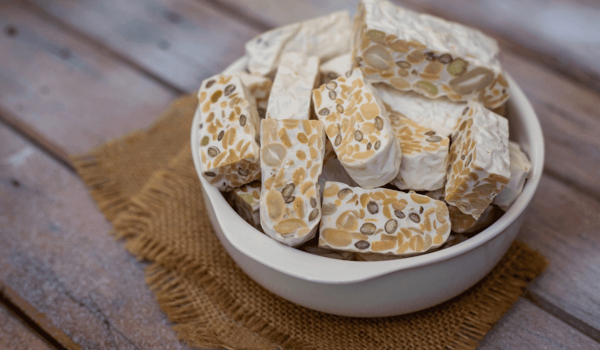 Tempeh in einer Schüssel