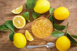 Zitronen-Marmelade mit Frischekick – Rezept für sonnige Frühstücksmomente!