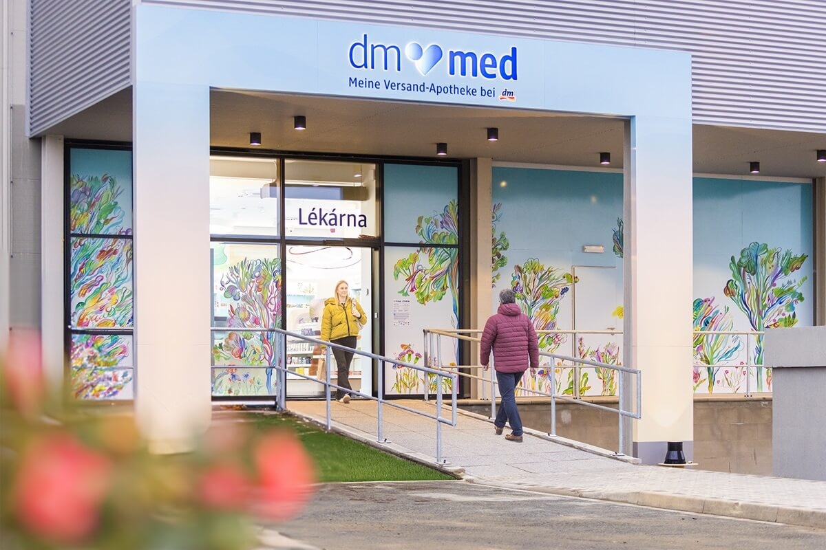 Start von dm-med: dm Apotheke legt mit Medikamenten-Offensive nach