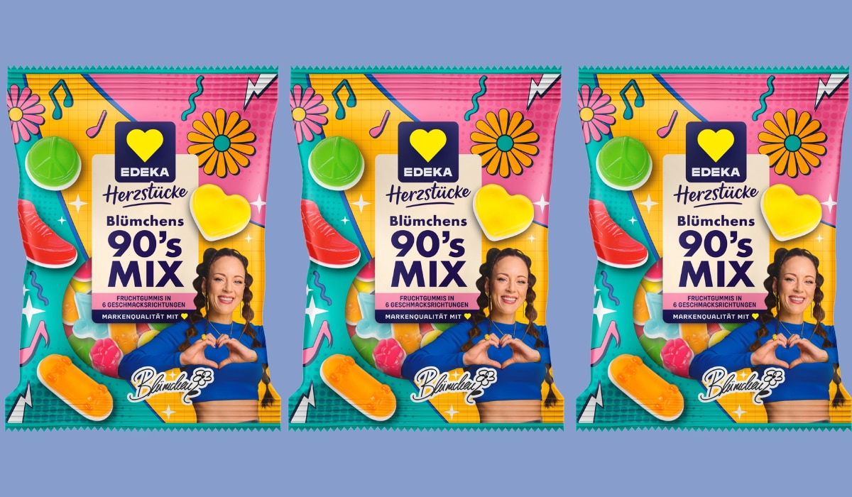 https://web-assets.kaufda.de/drei_Packungen_Edeka_90s_Mix_Gummibaerchen_blauer_Hintergrund