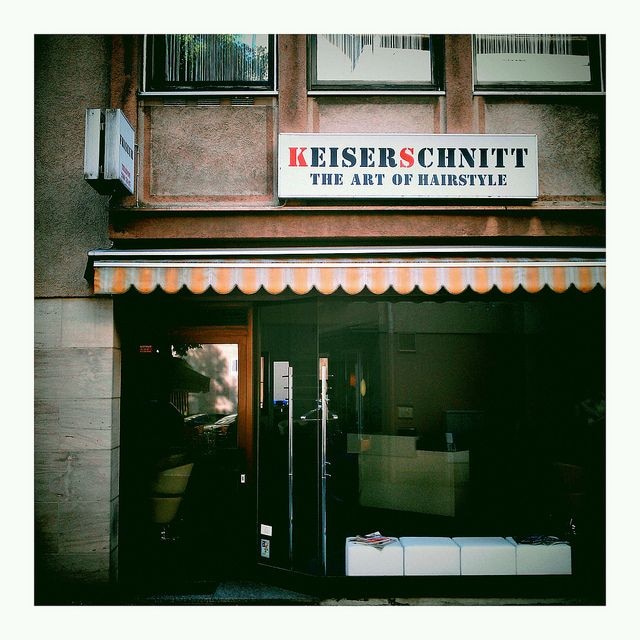 Keiserschnitt - The Art of Hairstyle "Keiserschnitt" von Sugar Ray Banister via flickr / CC BY 2.0