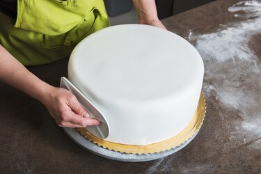 Wo kann man Fondant kaufen? Für Torten, Kuchen und Gebäck