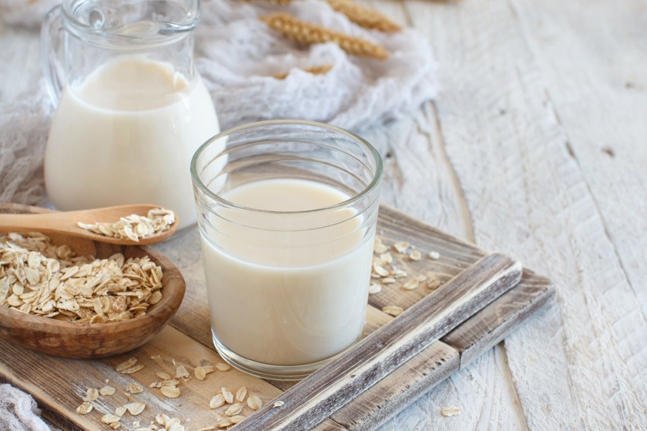 Hafermilch-Sorten: Von diesen Marken gibt es Milchalternativen zu kaufen
