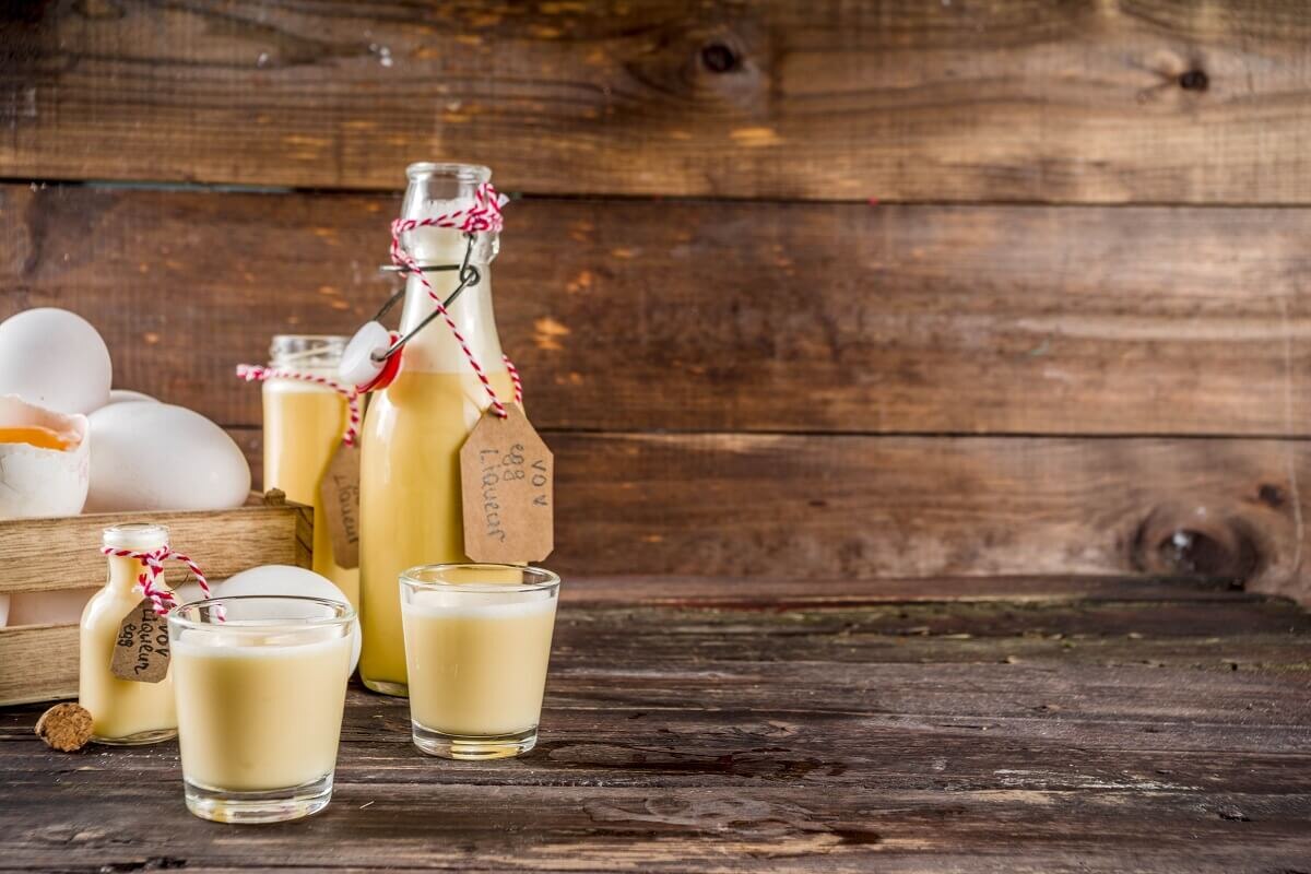 Selbstgemachter Eierlikör für den Osterbrunch