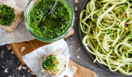 Bärlauchbutter & Bärlauchpesto selber machen - Das Rezept zum Start in die Saison!