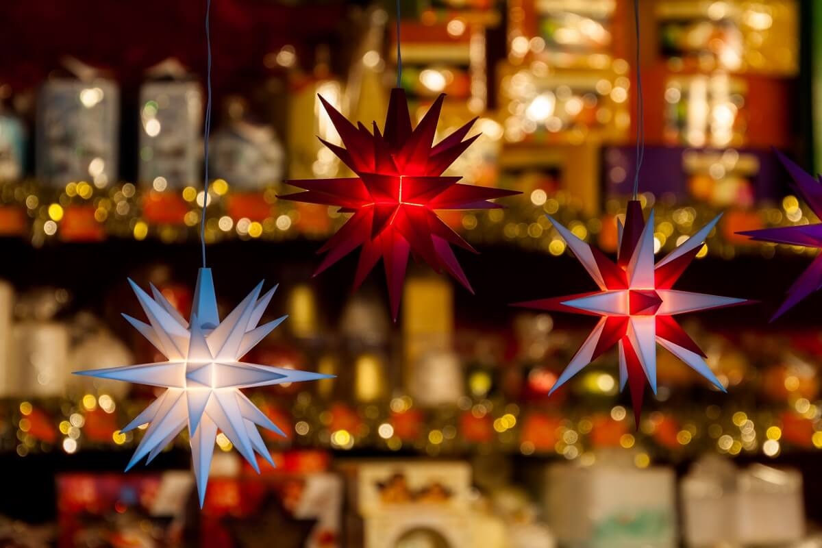 Wo kann man Herrnhuter Sterne kaufen? Alle Infos zu Läden, Größe und Preis der Weihnachtssterne
