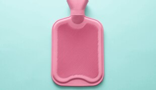 Wo kann man Wärmflaschen im Einzelhandel kaufen? Die besten Wärmflaschen bei Rossmann, dm, Müller & Co