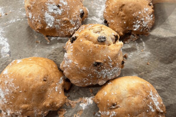 Rosinenbrötchen 