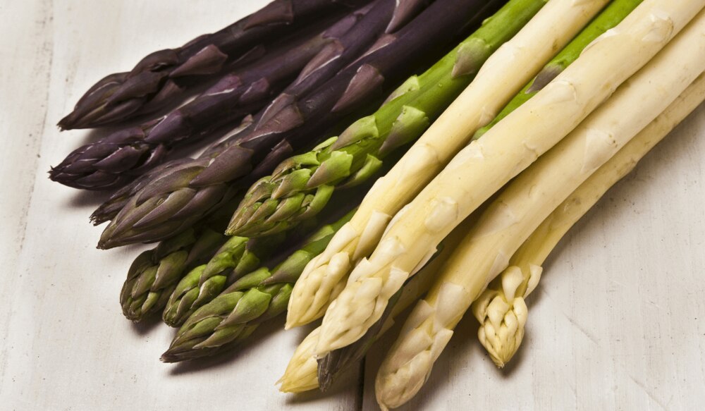 Was ist der Unterschied zwischen weißem,grünem & lila / violettem Spargel