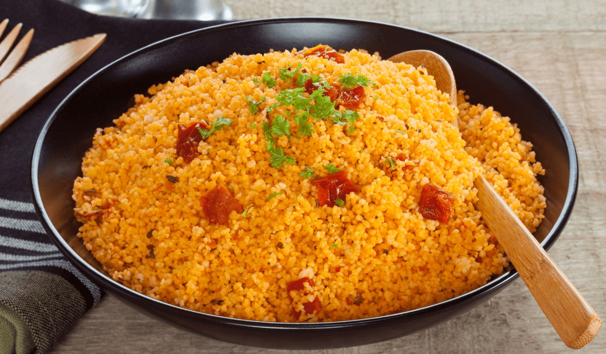 Günstiges Studentenrezept - Tomaten-Couscous mit Schafskäse & Mais