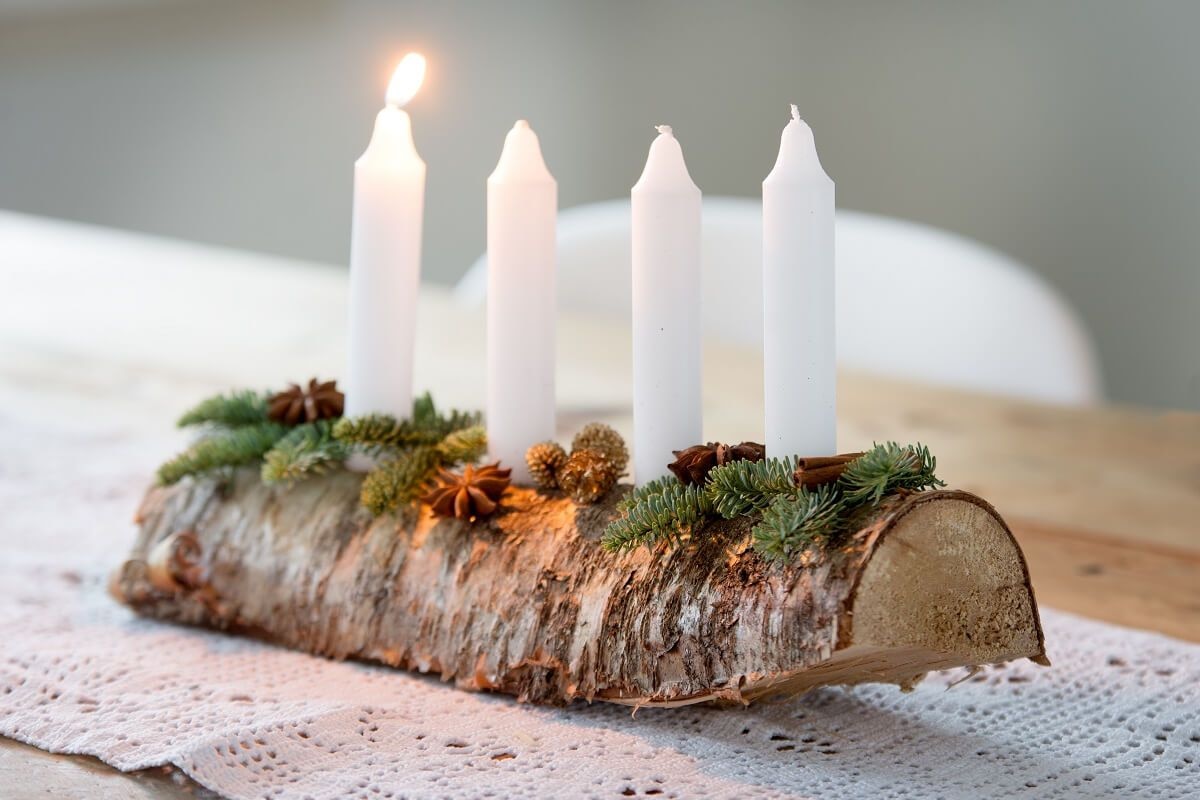 Adventskranz mit Holz