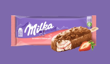 Das Milka Strawberry Cheesecake Eis am Stiel kommt!