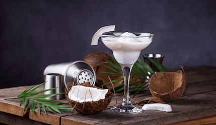 Veganer Cocktail Coco Milk mit Likör 43
