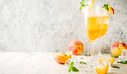 Bellini: Der Cocktail mit Pfirsichpüree