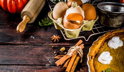 Backen im Herbst mit Zimt,Eiern und Kürbis