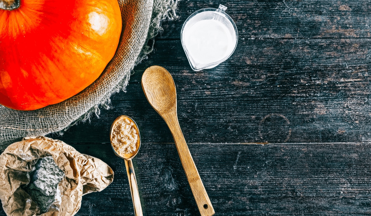 Kürbis, Backlöffel, Mehl und Co. für leckere Desserts