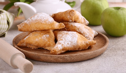 Apfeltaschen mit Blätterteig