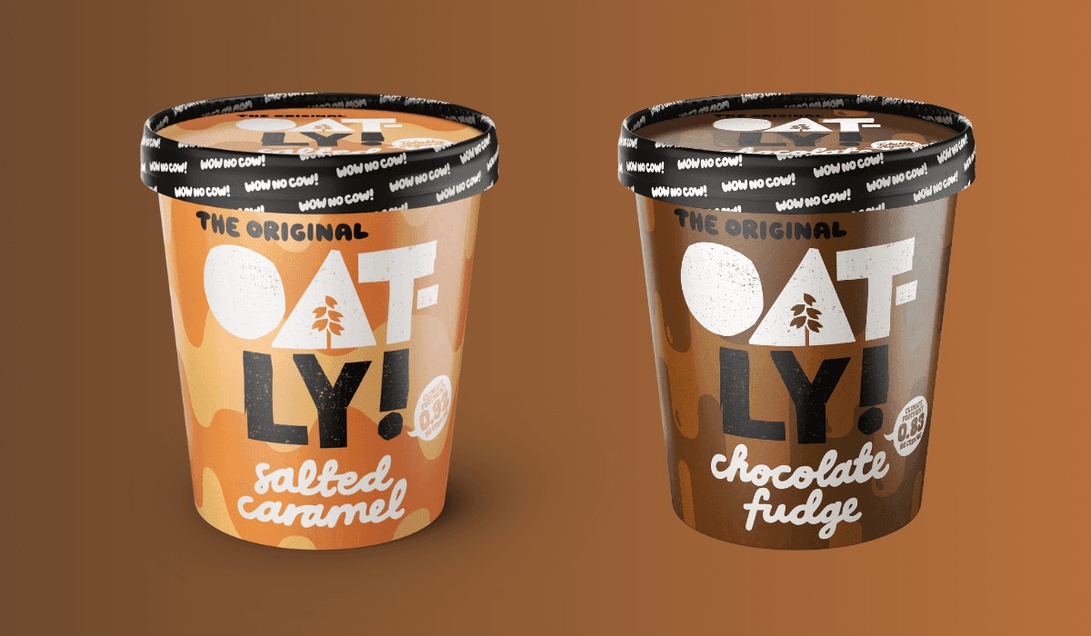 Veganes Eis von Oatly in den Sorten Salted Caramel & Chocolate Fudge