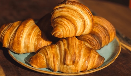 5 köstliche Croissants-Rezepte: Von süß bis herzhaft