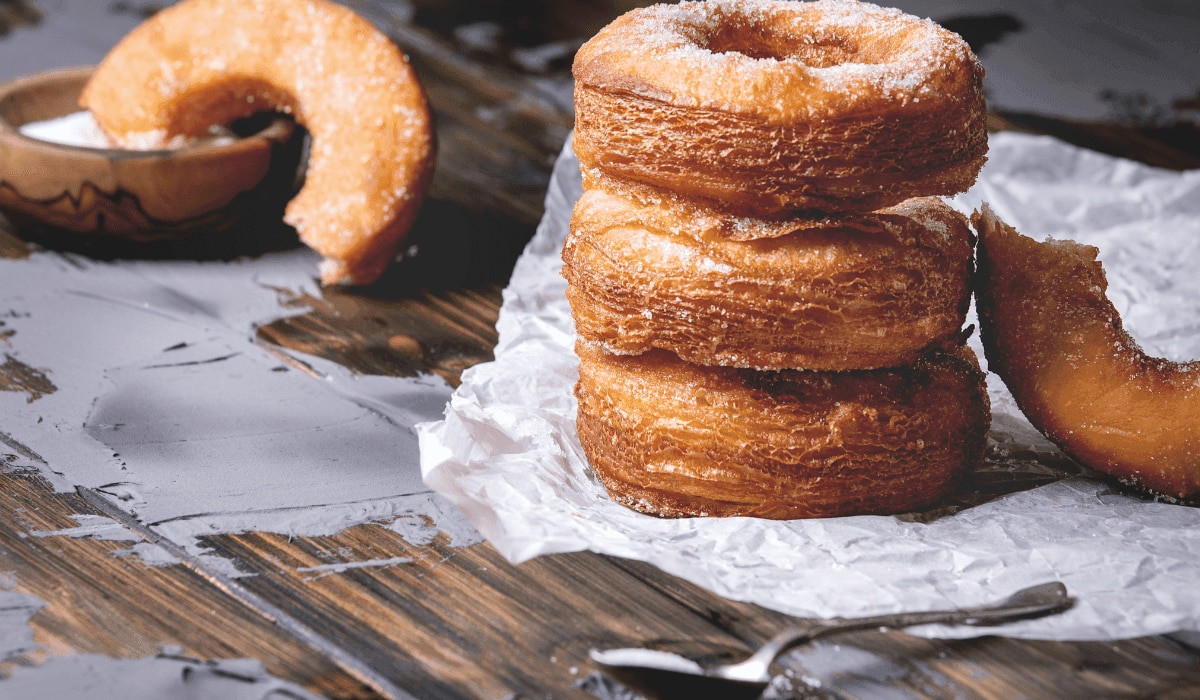 Rezept für Cronuts: Luftiges Croissant trifft süßen Donut