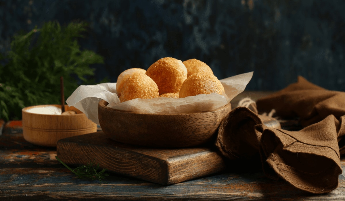 Rezept für Käse-Bacon-Krapfen: Der ideale Party-Snack!