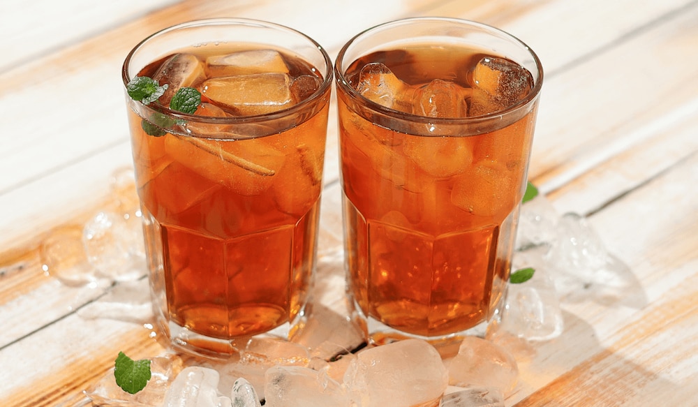 Zwei Eistee im Glas
