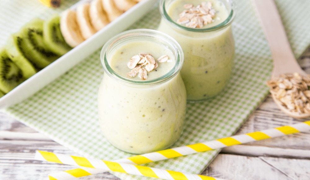 Bananen-Kiwi-Smoothie mit Haferflocken