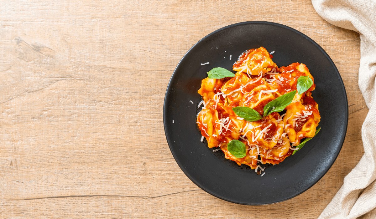 One Pot Tortellini in Tomaten-Sahne-Sauce