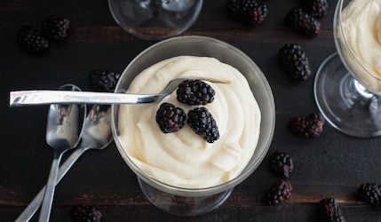 Mousse au Chocolat: Dessertklassiker mit weißer Schokolade