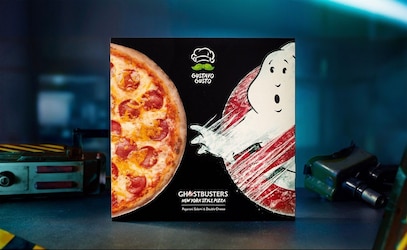 Gustavo Gusto Ghostbusters Pizza mit Double Cheese & Peperoni