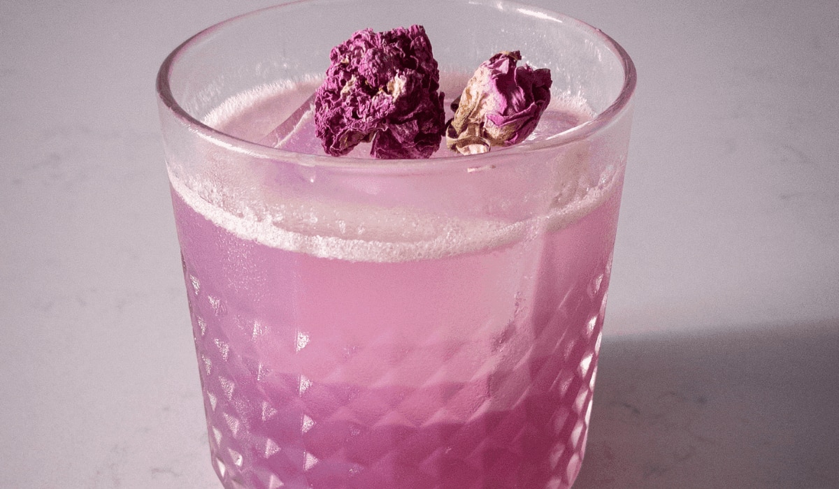 Rosen Spritz mit Twist - Rezept für rosigen Frühlings-Drink