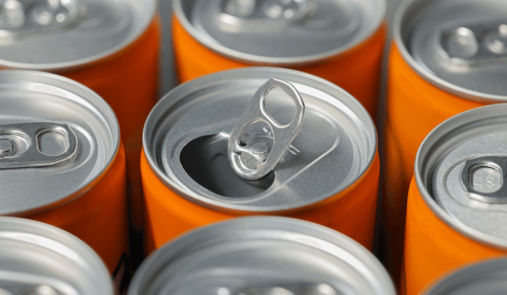 orange Energy Drink Dose geöffnet
