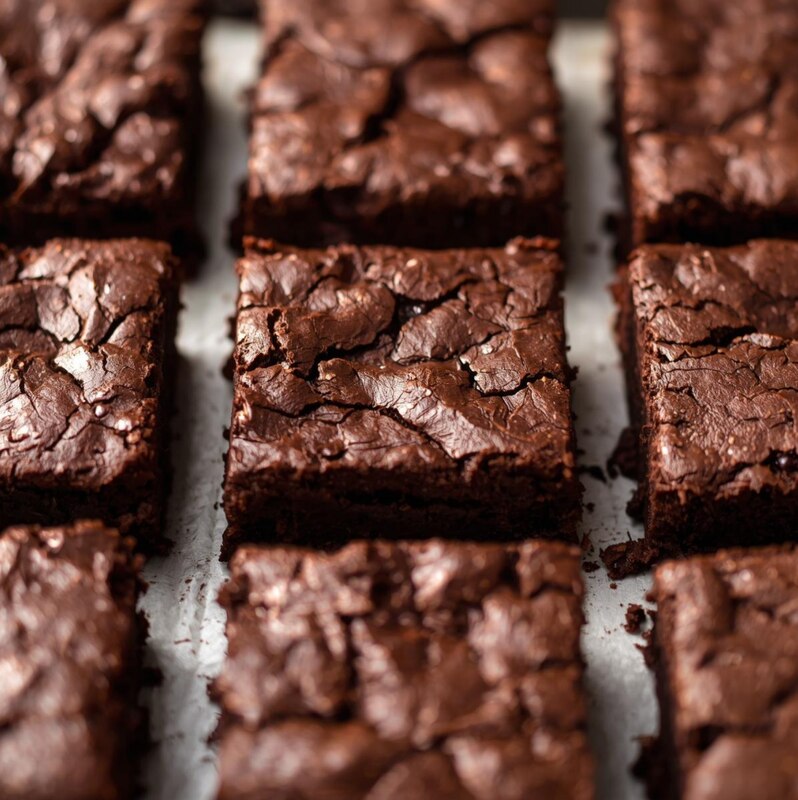 vegane Schokobrownies auf dem Backblech